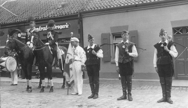 Heinrich Hahn bei den Jägern